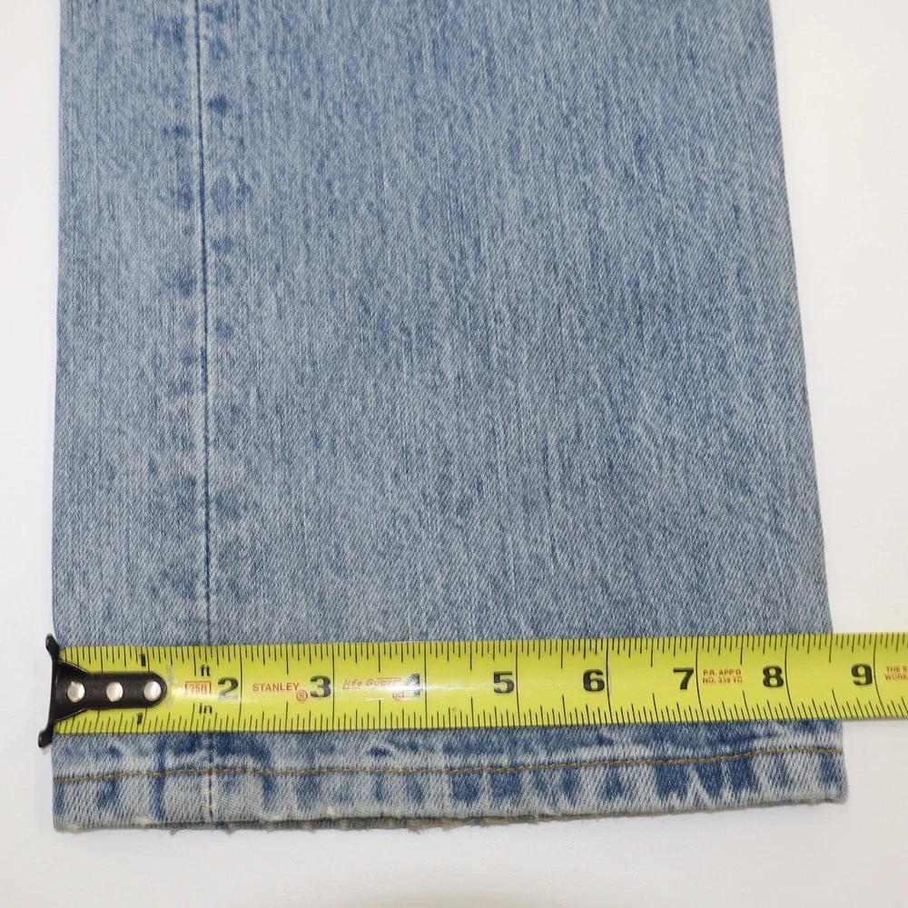 Levis 501 Men Original Fit Button Fly Straight Leg Light Wash Blue Jeans 38 x 32